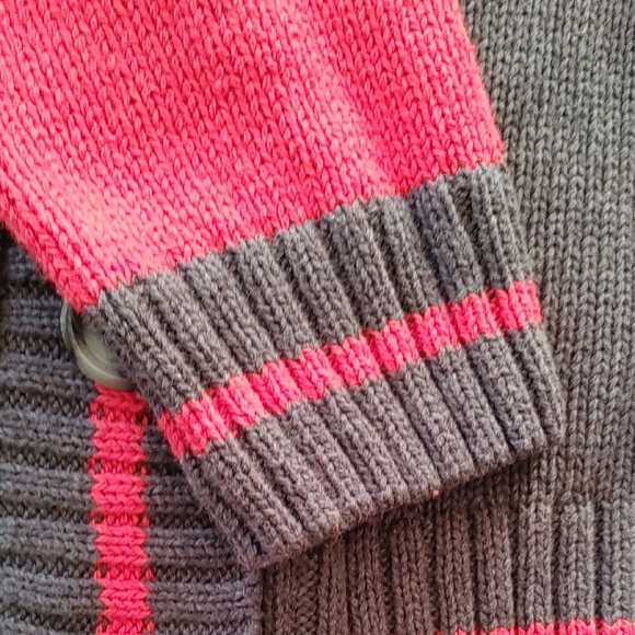 Silvery Lake Gray and Red Cardigan Sweater Sz Sm - Picture 5 of 16